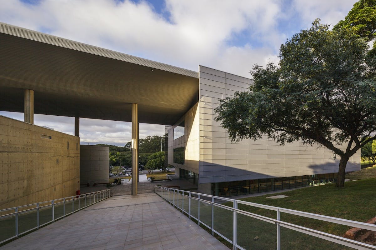 Biblioteca Brasiliana – Que prédio é esse?