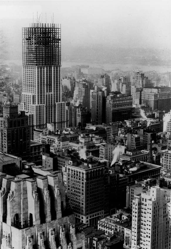 Empire State Building em obras visto do Chrysler Building