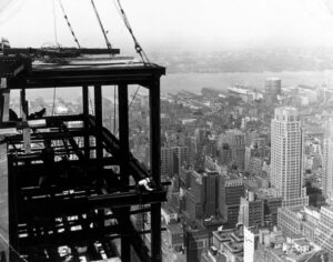 Construindo o Empire State Building que seria o prédio mais alto do mundo