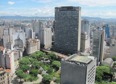 Mirante do Vale, um dos edifícios mais altos do Brasil, e o Vale do Anhangabaú