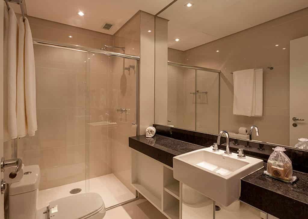 FL Residence - Banheiro do apartamento de 42 m²