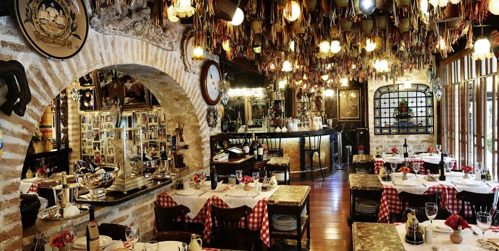 interior do restaurante Cantina Famiglia Mancini situado na Rua Avanhandava.