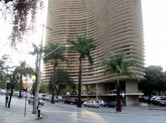 Fachada do Edifício Niemeyer
