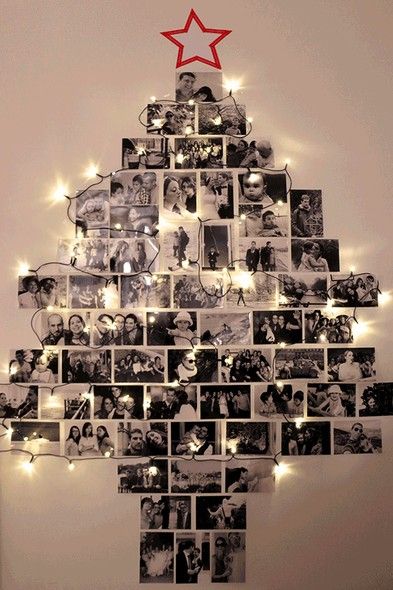 Decoração de árvore de Natal feita com fotos dispostas no formato de um pinheiro.