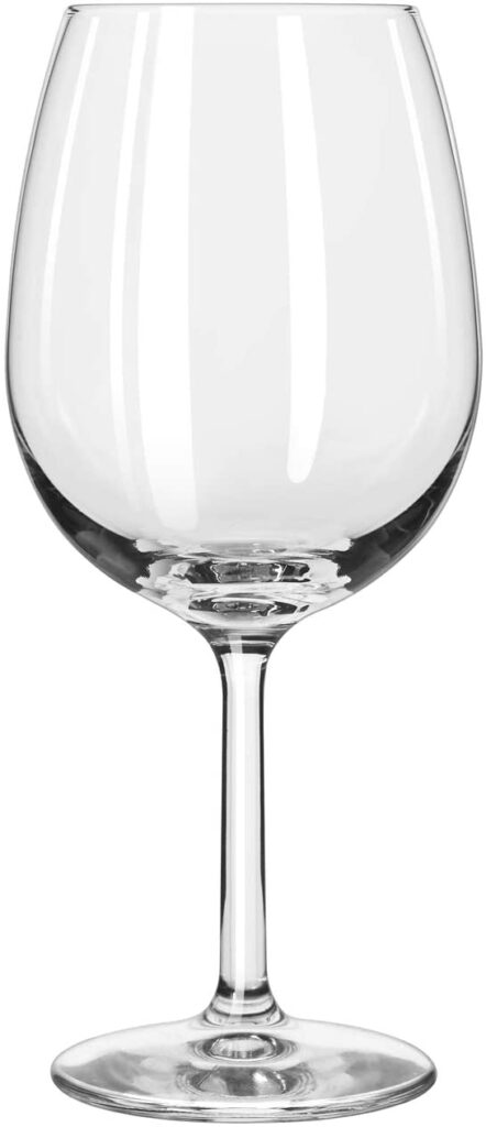 Taça Bordeaux, um dos tipos de taças mais comuns.