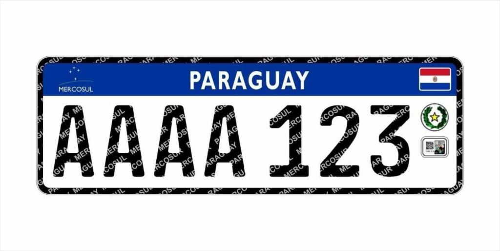 Placa Mercosul do Paraguai, com os dizeres: AAAA123.