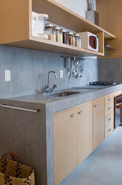 O concreto é um material muito descolado e barato, pode ser usado com facilidade na cozinha.