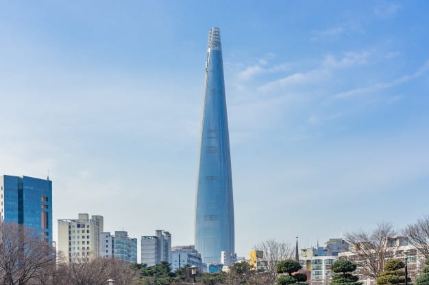 O prédio Lotte World Tower é considerado o mais alto da Coréia do Sul.
