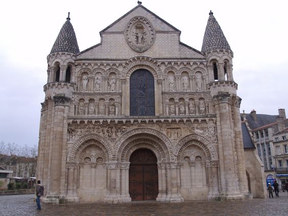 Igreja Notre-Dame la Grande de Poitiers.