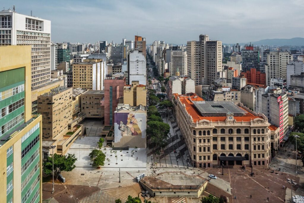 Foto aérea da Praça das Artes, centro de São Paulo.