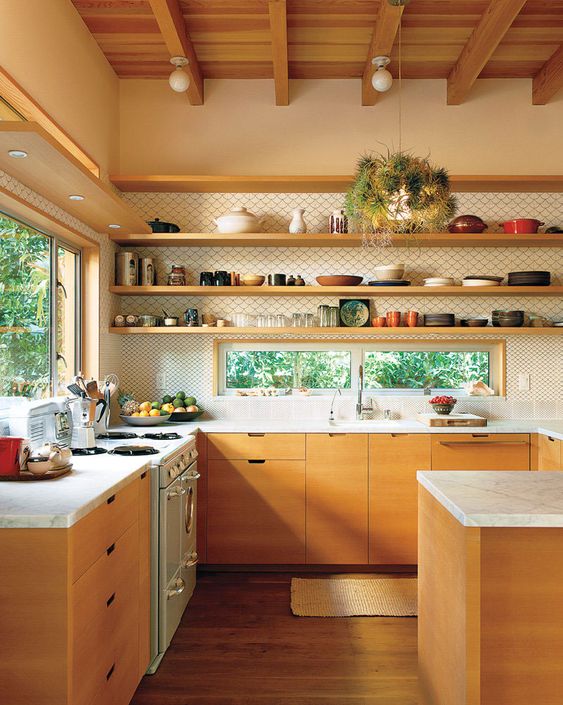 Cozinha viva com madeira. 