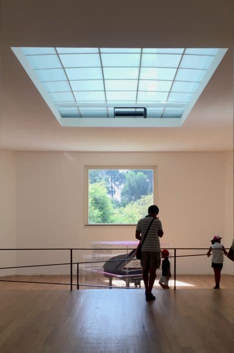 Sala de exposição do Museu Serralves, projetado pelo arquiteto Álvaro Siza. Foto da autora, Victória Baggio.