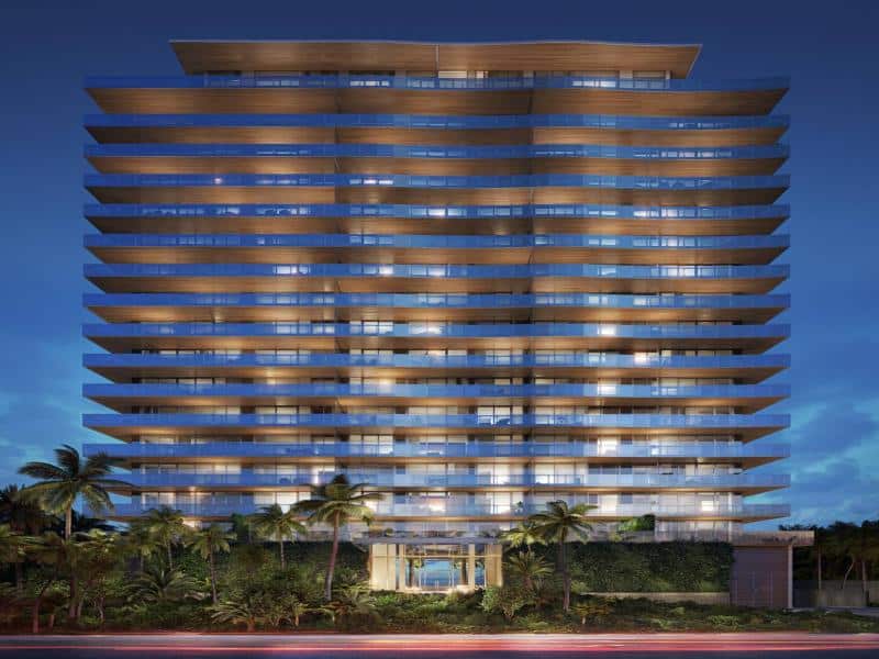 Fachada do Ocean Miami, com arquitetura leve e sofisticada. 