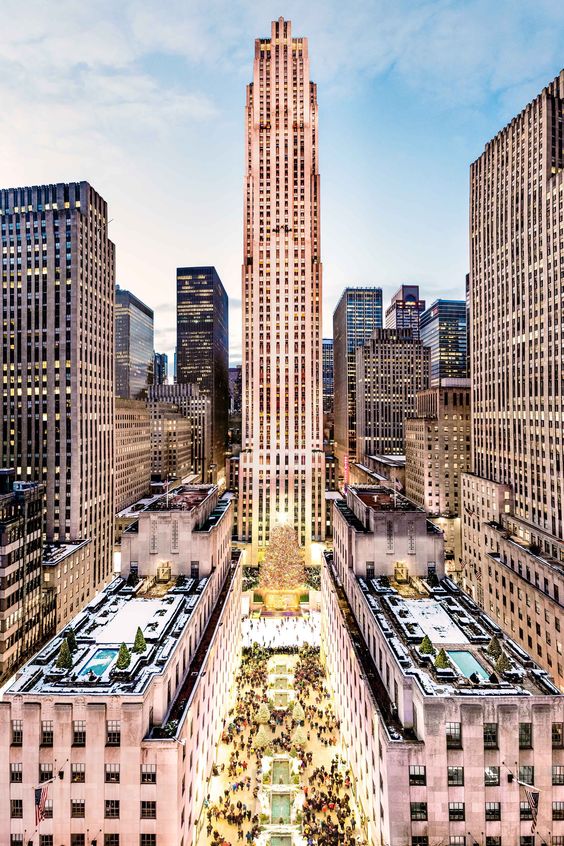 Rockefeller Center um complexo  com 19 edifícios no estilo Art Déco. 