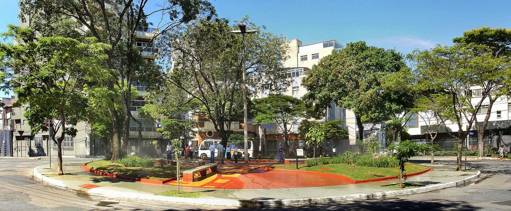Praça no bairro Cidade Jardim, em Belo Horizonte. 