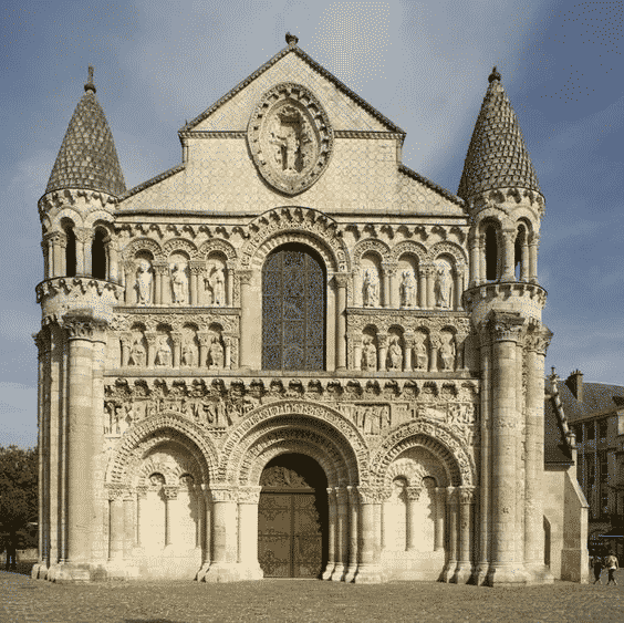 Igreja Notre-Dame la Grande de Poitiers.